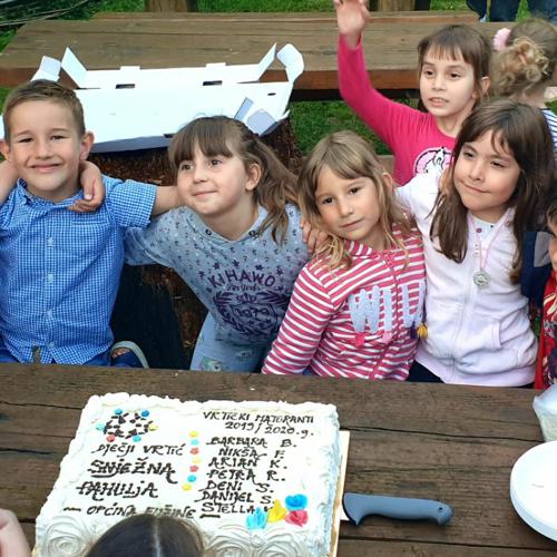 Fotografija sa završnog družanja Dječjeg vrtića Snježna Pahulja